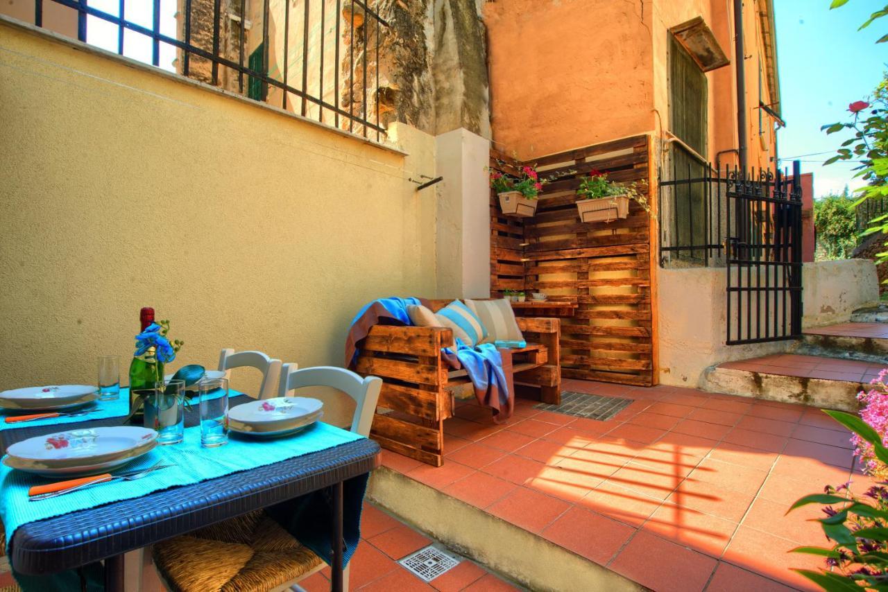 Casa A 2 Passi Dal Mare Con Patio Privato Villa Imperia Buitenkant foto
